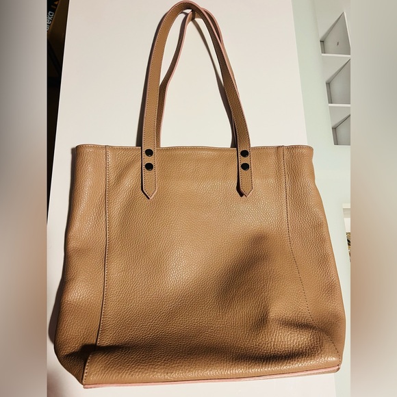 lavorazione Artigiana Handbags - Lavorazione Antiguan's Elegant Tan Leather Tote Bag like new!